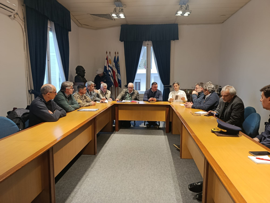 Visita de autoridades tras temporal en Salto Visita de autoridades tras temporal en Salto