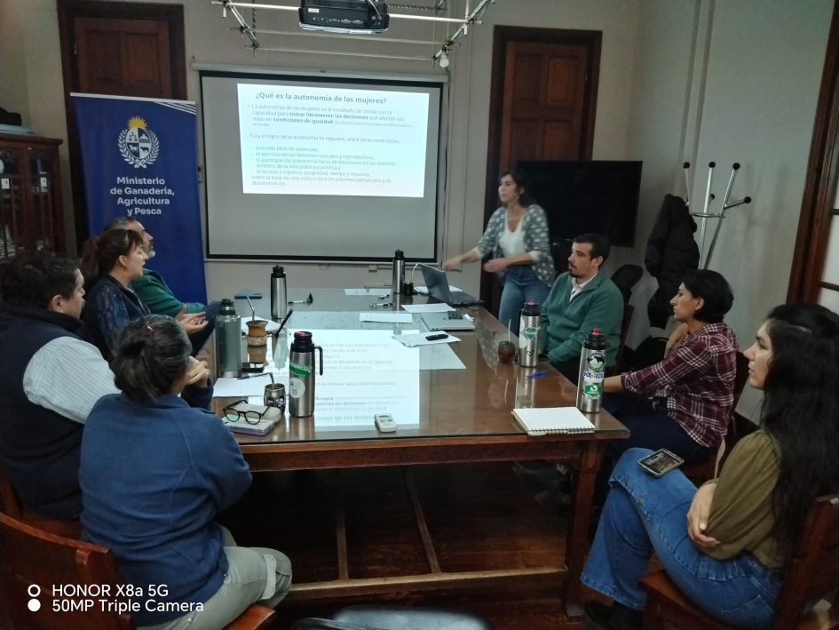 curso “Promoviendo autonomías para la sostenibilidad”
