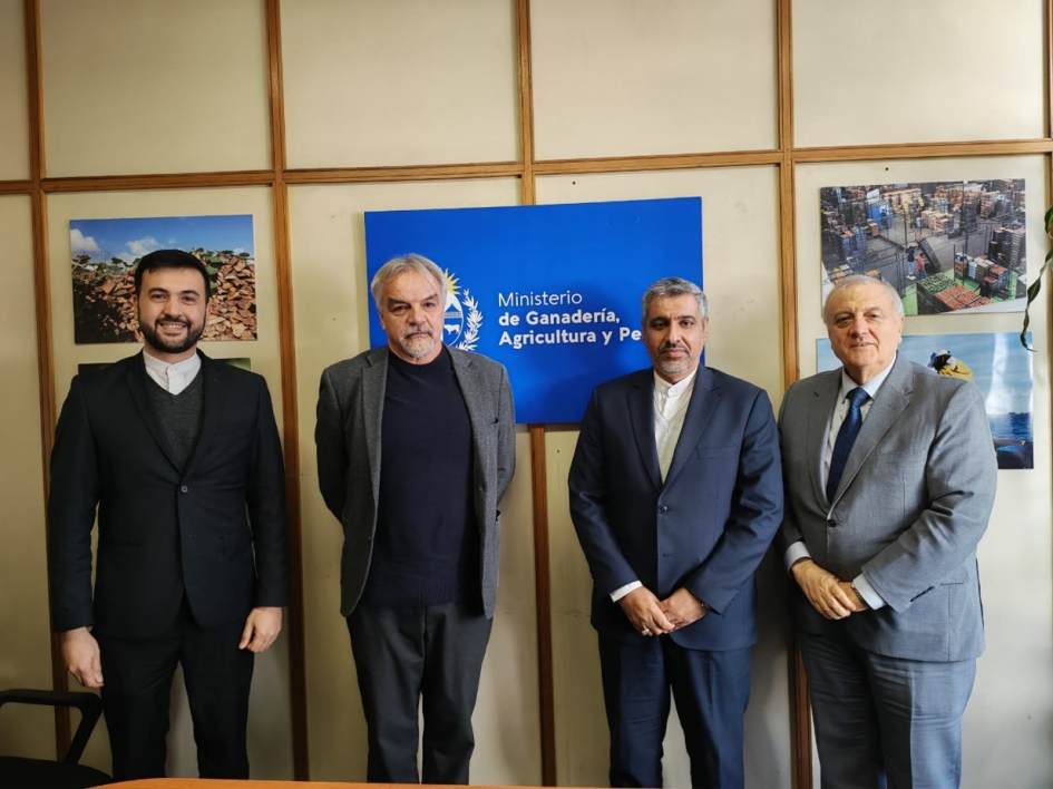 Foto de la UAI con embajador de Irán Foto de la UAI con embajador de Irán