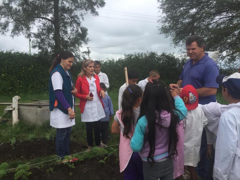 Proyecto de huerta orgánica con la escuela 77 de Baltasar Brum Proyecto de huerta orgánica con la escuela 77 de Baltasar Brum