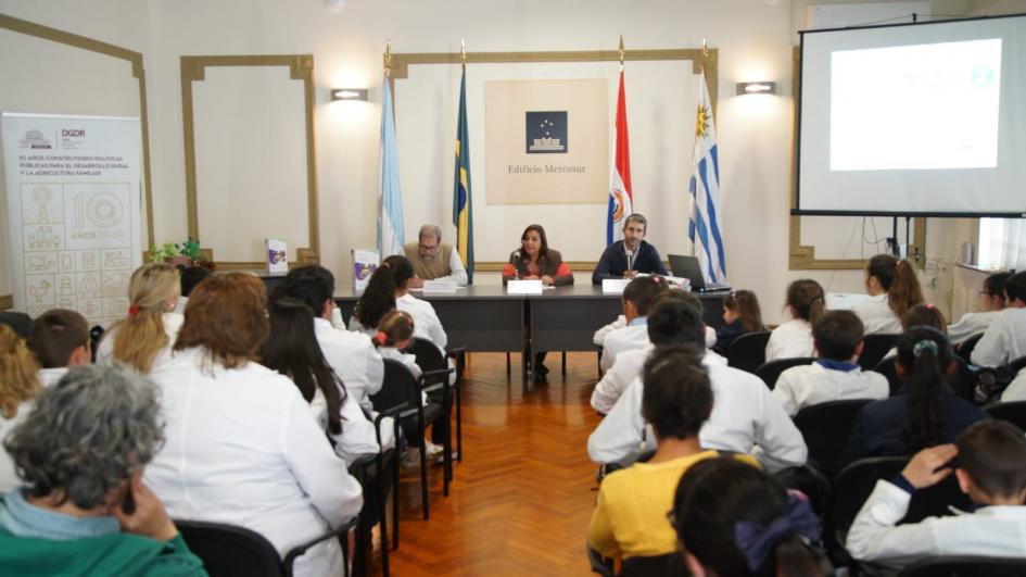 escuelas rurales ganadoras del concurso “Aprendemos Equidad” escuelas rurales ganadoras del concurso “Aprendemos Equidad”