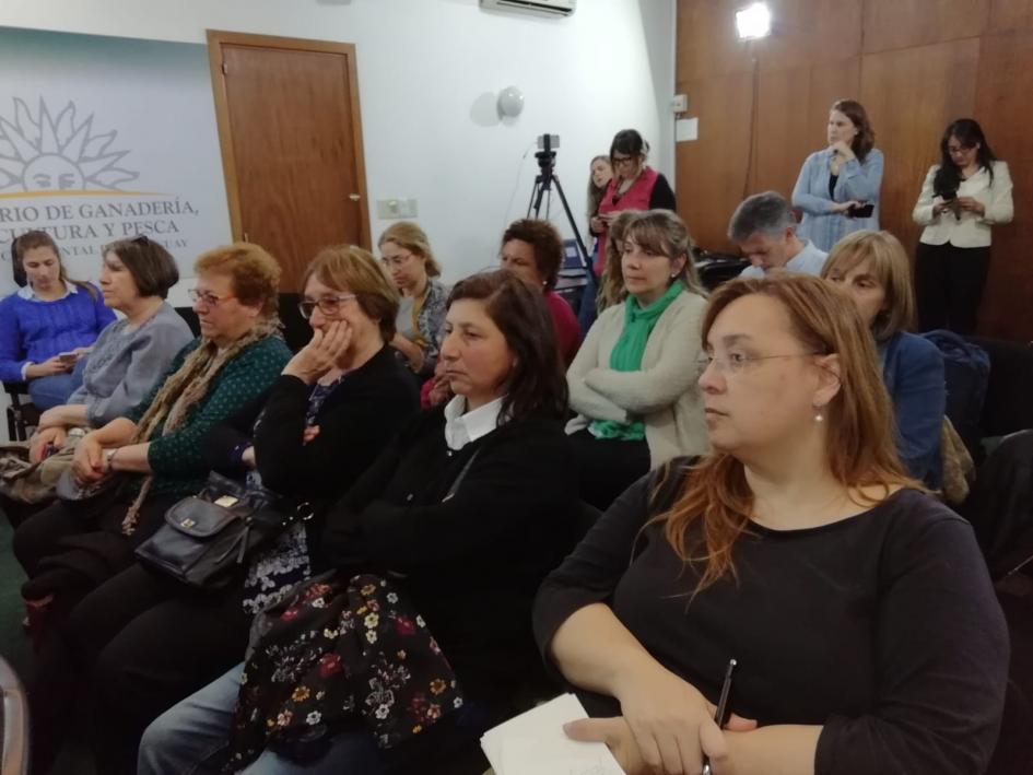 Conferencia de prensa convocatoria a mujeres rurales