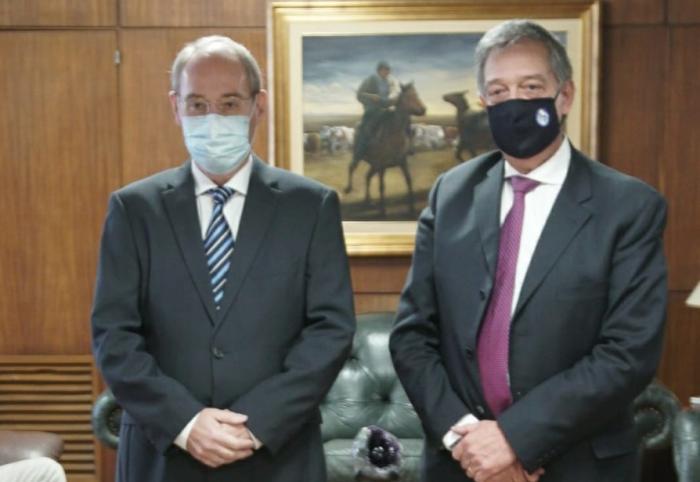 Mattos y delegado de la UE Mattos y delegado de la UE