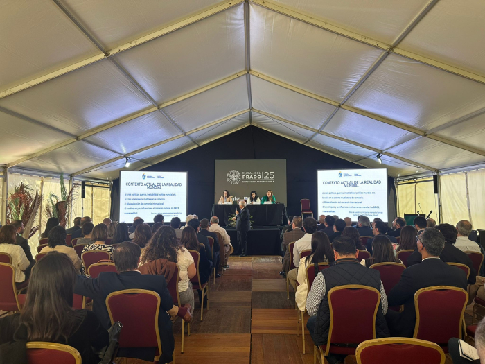 Exposición del equipo de UAI