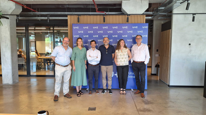 Autoridades y representantes de las instituciones presentes autoridades y representantes de las instituciones presentes