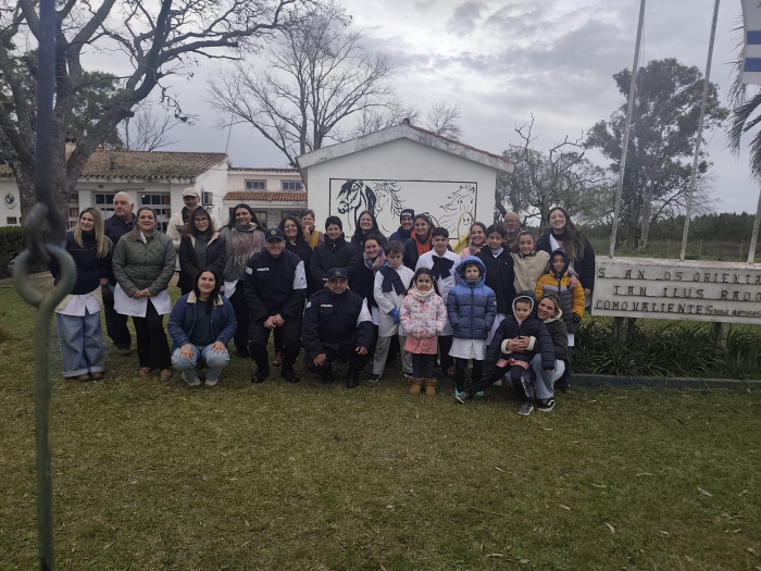 Mesas de Desarrollo Rural de Soriano y Cardona celebran el día de la niñez en escuelas rurales