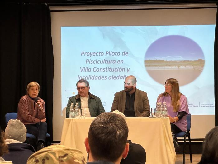 Autoridades de DINARA y CARU dando la bienvenida Autoridades