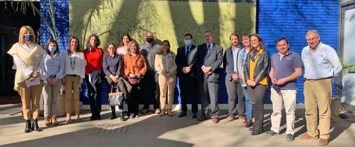 Autoridades y técnicos presentes en la reunión Autoridades y técnicos presentes en la reunión