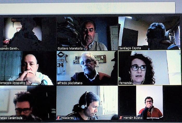 Reunion virtual a traves de plataforma ZOOM Videoconferencia pantalla con participantes