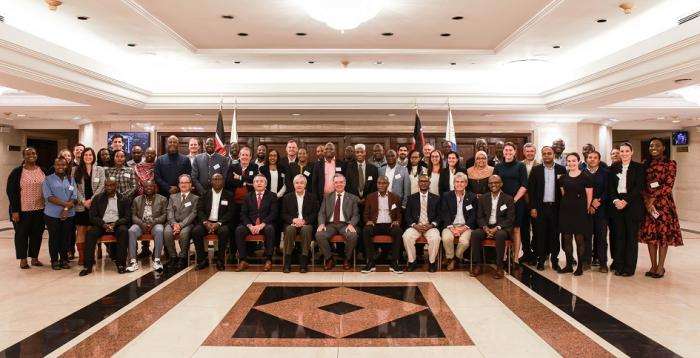 Delegación de Kenia junto a autoridades y técnicos nacionales