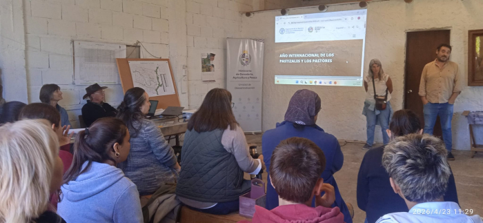 Charla en la MDR del este de Colonia - Año Internacional de los Pastizales y los Pastores