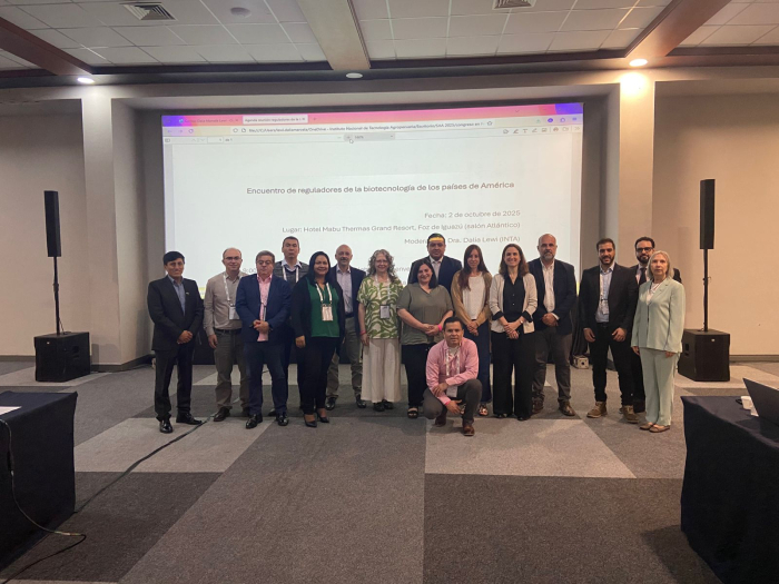 Delegación en Foz de Iguazú, encuentro de reguladores de la biotecnología 