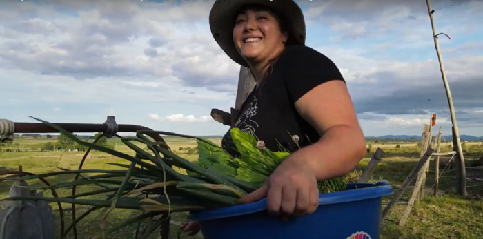 Joven mujer rural Joven mujer rural