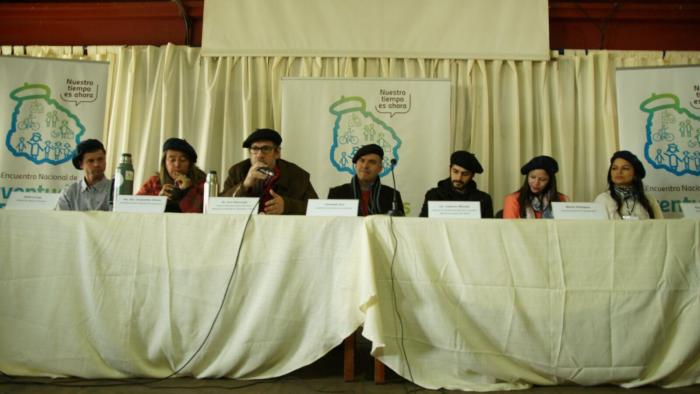 Encuentro Nacional de Juventudes Rurales mesa autoridades y jóvenes apertura del encuentro