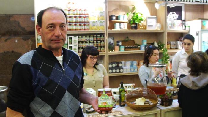 “Más valor a la producción familiar” Productor familiar Héctor Nicasio