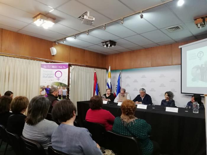 Conferencia de prensa convocatoria a mujeres rurales