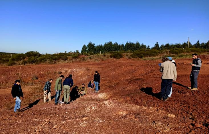 Equipos de DGRN participan de de una capacitación en Geología en el departamento de Durazno