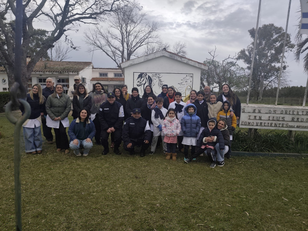 Mesas de Desarrollo Rural de Soriano y Cardona celebran el día de la niñez en escuelas rurales Mesas de Desarrollo Rural de Soriano y Cardona celebran el día de la niñez en escuelas rurales