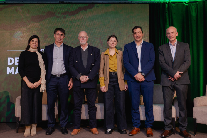 Integrantes del panel