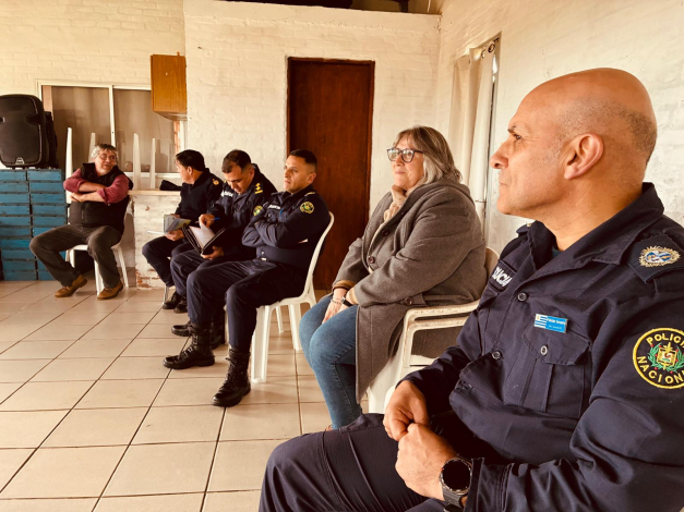 Reunión con jefe de policía en Rivera Reunión con jefe de policía en Rivera