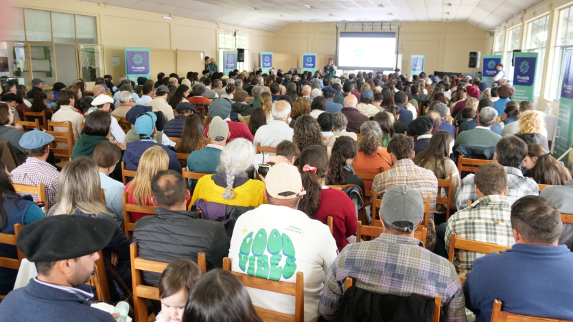 Procría reunió a más de 400 personas en un encuentro regional en Minas Procría reunió a más de 400 personas en un encuentro regional en Minas