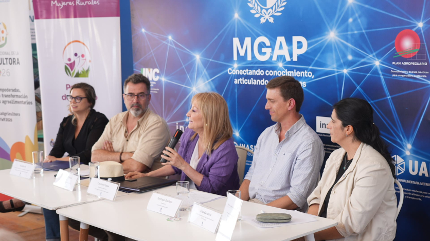 Mesa de disertantes Mesa de disertantes