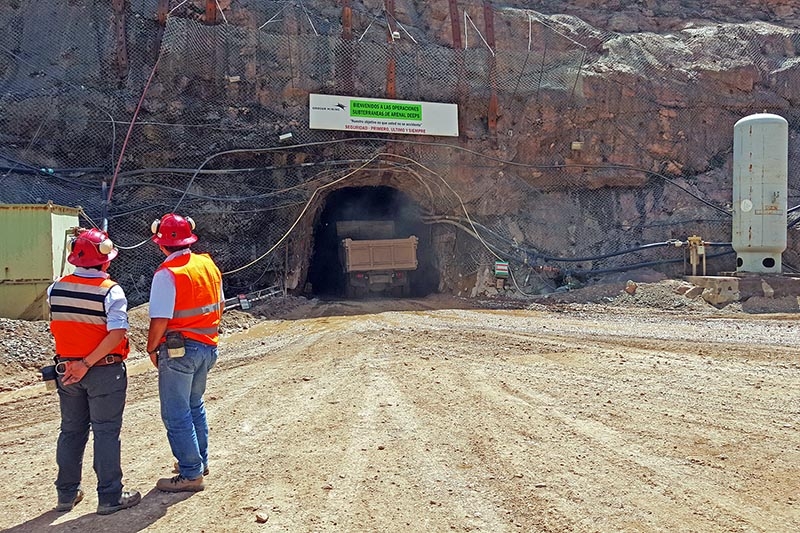 Declaración jurada del Canon de Producción de Minería Mineros frente a una cantera