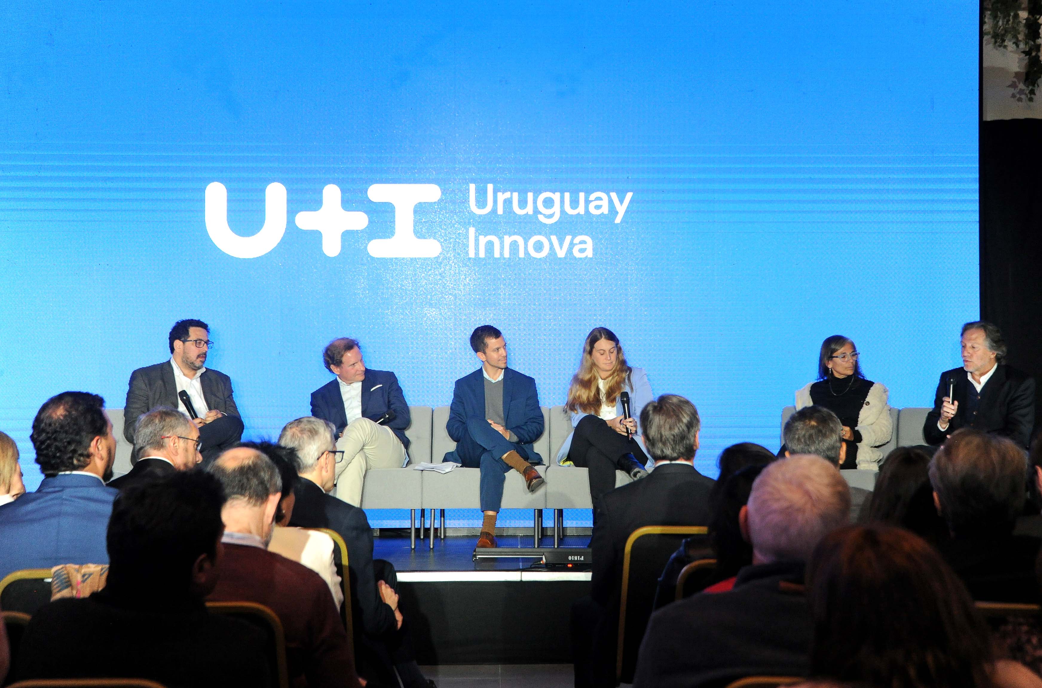 Novedades Políticas y Tecnológicas en Uruguay en 2025