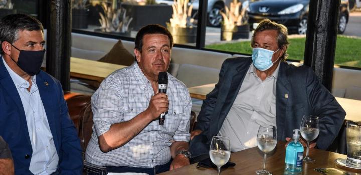 Enrique Antía, Javier Carballal y Carlos Grauert en el lanzamiento de Codero Esteño