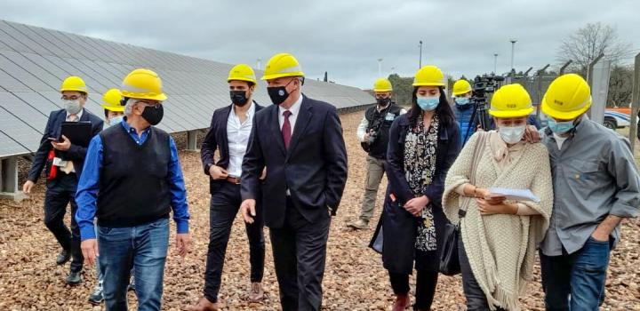 Visita a planta ASAHI de paneles fotovoltáicos.
