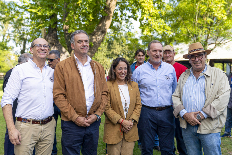 Autoridades en un espacio exterior