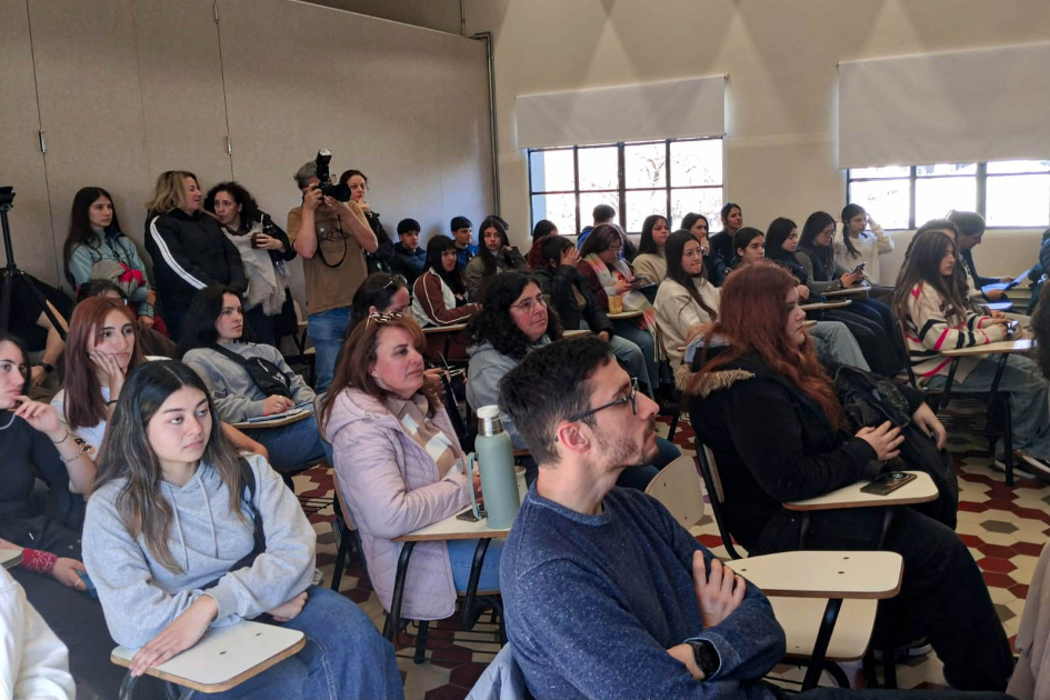 Asistentes a la charla Audiotorio