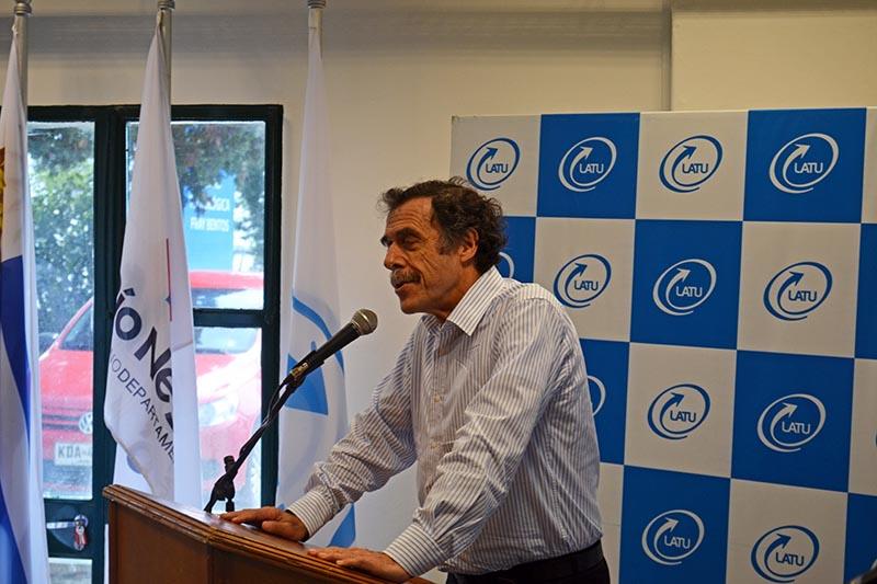 Apertura a cargo del integrante del directorio del LATU, Ing. Miguel Brechner Apertura a cargo del integrante del directorio del LATU, Ing. Miguel Brechner
