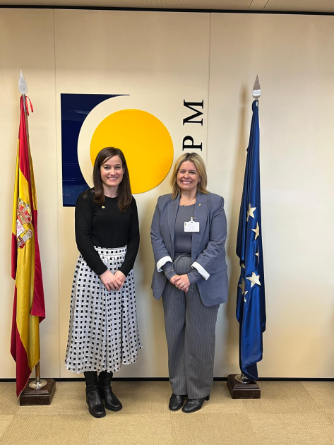 Directora Delor y Directora OEPM paradas