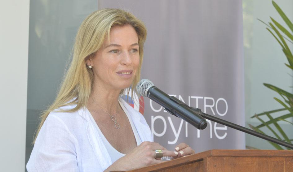 Impulsora de Sembrando y primera dama, Lorena Ponce de León Impulsora de Sembrando y primera dama, Lorena Ponce de León
