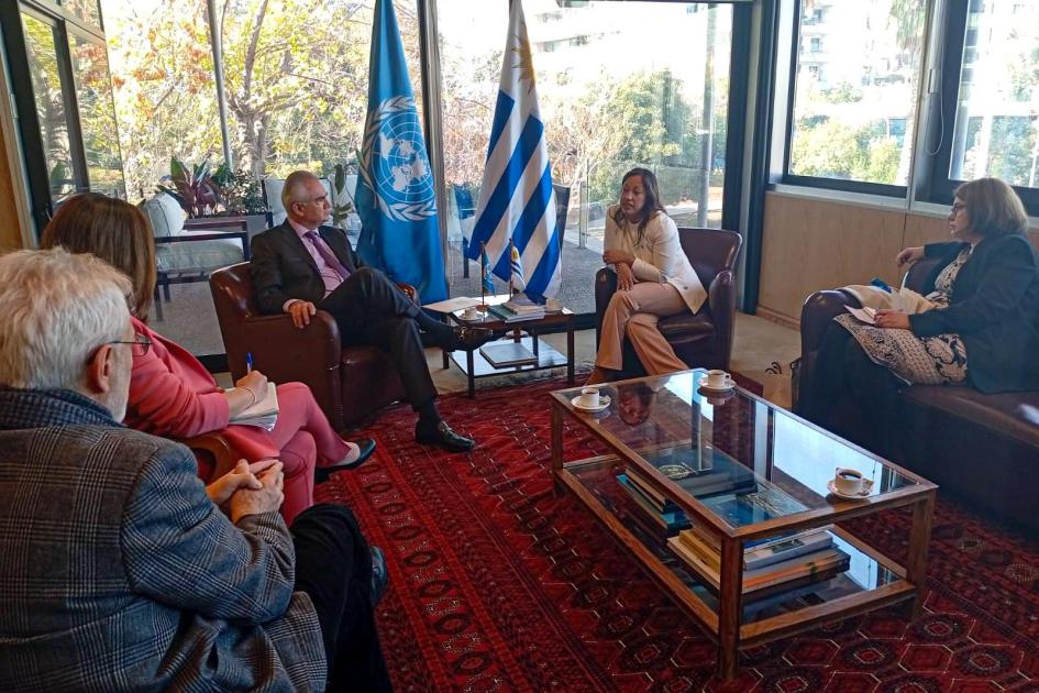Reunión protocolar entre la ministra Cardona y jerarcas de CEPAL y el Ministerio de Energia de Chile Oficina en la que Cardona dialoga con jerarcas de Cepal y el Ministerio de Energía chileno