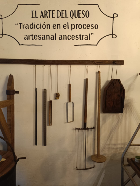 Antiguos utensilios exhibidos en el espacio museográfico de Casona La Positiva