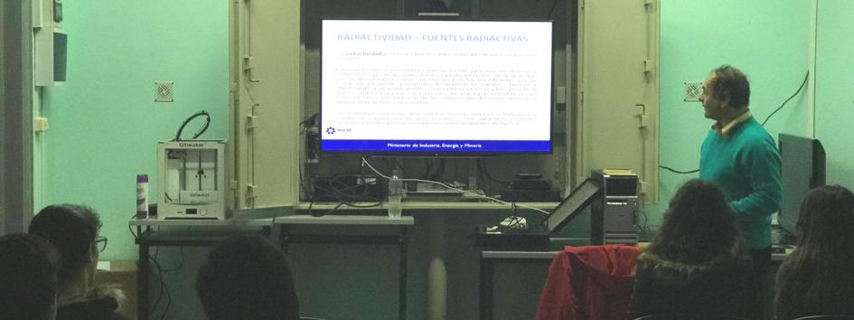 Charla MIEM-ARNR en UTU Rosario Charla MIEM-ARNR en UTU Rosario