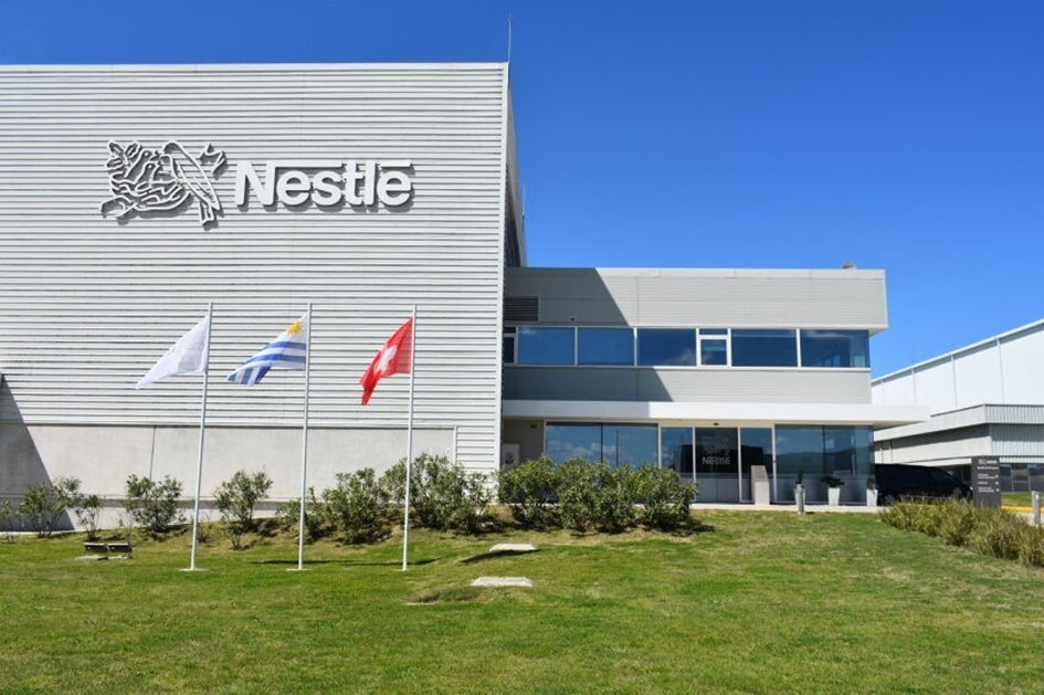 Fachada de la planta de Nestlé en Canelones