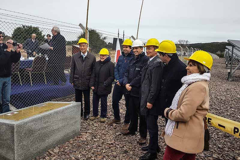 Inauguración de la planta fotovoltaika Hikari