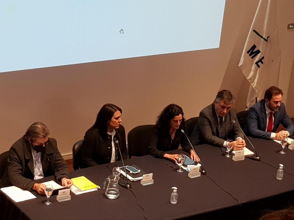 Mesa de autoridades en la celebración del Día Nacional de las Mipymes Mesa de autoridades en la celebración del Día Nacional de las Mipymes