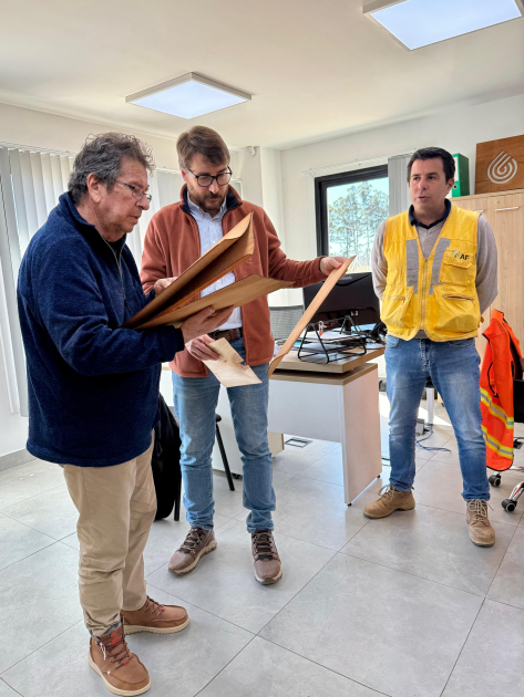 Directores Míguez y Campal en empresa Olimar Forest Products