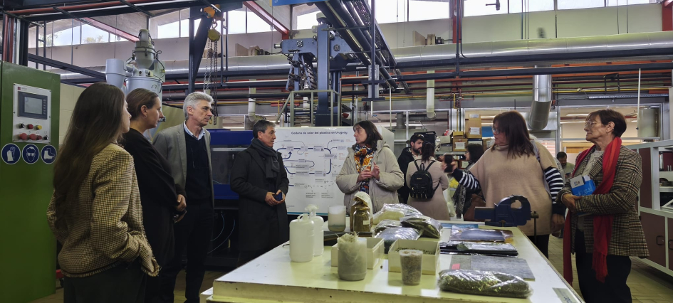 Visita de la Comisión de Ambiente de la Cámara de Representantes en instalaciones del LATU