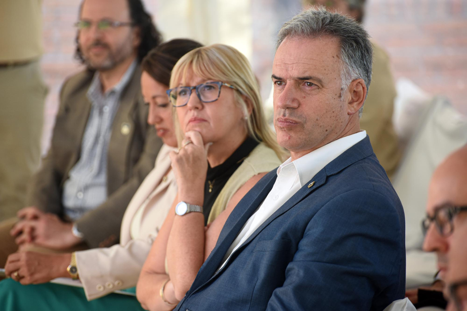 Yamabdú Orsi y Cristina Lustemberg sentados 