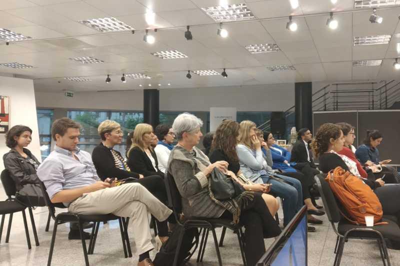 Auditorio Mesa mujeres en áreas de STEM Auditorio Mesa mujeres en áreas de STEM