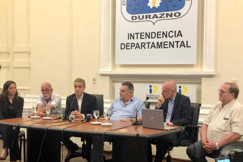 Hacia un Centro de Competitividad Empresarial en Paso de los Toros-Centenario y Durazno Hacia un Centro de Competitividad Empresarial en Paso de los Toros-Centenario y Durazno