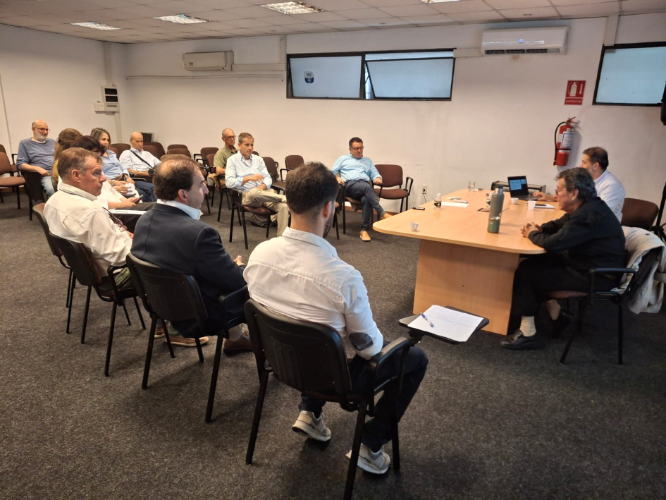 Reunión del Núcleo Productivo Minero en Montevideo