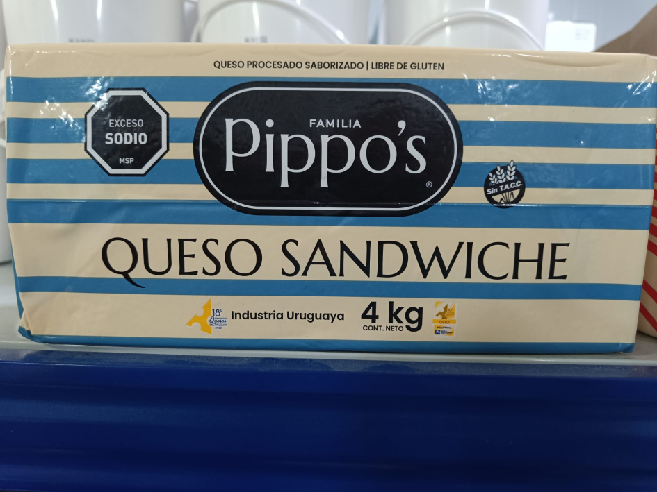 Bloque de queso de sándwiche de empresa Familia Pippo's