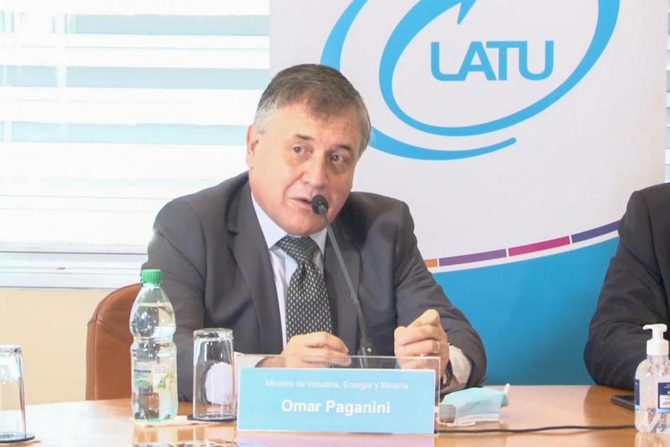 Ministro Omar Paganini en el lanzamiento del programa LATU Uruguay Ministro Omar Paganini en el lanzamiento del programa LATU Uruguay
