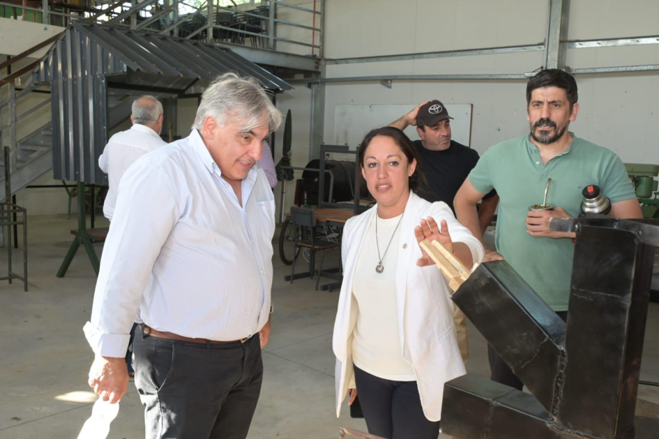 Visita a la escuela técnica de UTU en Villa Soriano Cardona habla con Paz